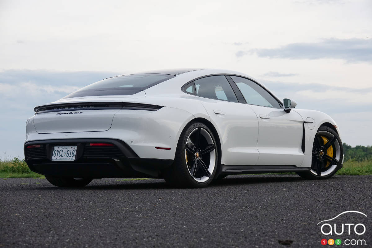 Porsche Taycan Turbo S 2020, trois quarts arrière
